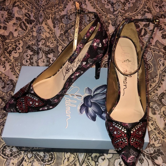 Shoes - Picture 2 of 3